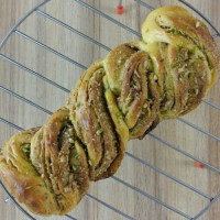 نان مارپیچ گردو و دارچین