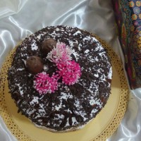 کیک شکلاتی با روکش خامه