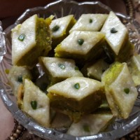 باقلوای پسته