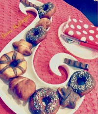 دونات و پیراشکی کرم دار