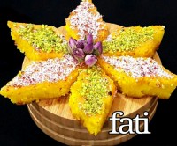 کیک باقلوا خیلی دوستش دارم