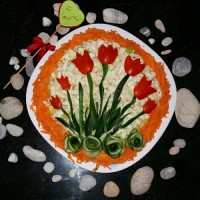 سالاد طرح گل لاله ی خوشگلم...