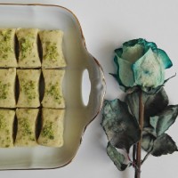 شیرینی پسته ای زعفرانی