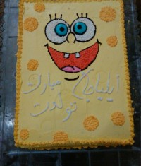 کیک اسفنجی با تزیین خامه