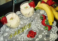 اسموتی موز وتوت فرنگی