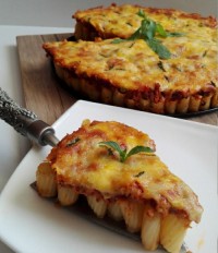 کیک پاستا با گوشت و پنیر