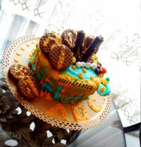 کیک شیفون شکلاتی با روکش خامه پاستیلی