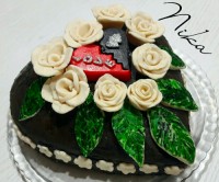 کیک تولدهمسرم باگلهای شکلاتی سفید