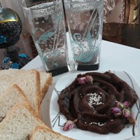 حلوای اردگندم ب همراه شربت خاکشیروتخم شربتی