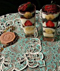 دسر ترایفل براونی و میوه