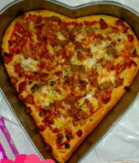پیتزا کالباس خونگی قلبی