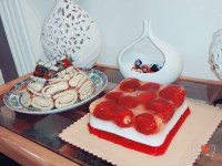 ژله ویترینی و شارلوت توت فرنگی