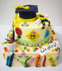 کیک خامه ای و دکور فوندانت