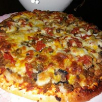 پیتزای گوشت وقارچ