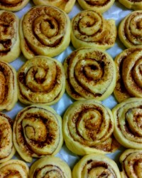 شیرینی دارچینی