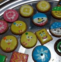 بیسکوییت کره ای با تزیین آیسینگ