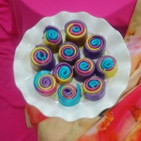 ژله رولی رنگین کمانی