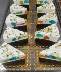 دسر خورده شیشه??بفرمایید دوستان پاپیونی