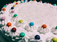 اینم کیکم واس تولد