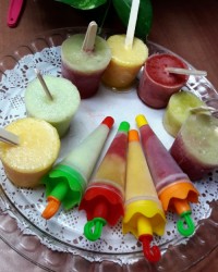 بستنی یخی میوه ای