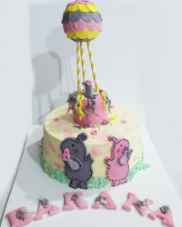 کیک خامه ای با دکور فوندانت