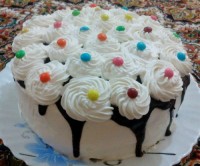 اولین کیک که داخل خونه خودم درست کردم برا همسرم.