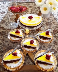 چیزکیک با پایه کیک شکلاتی