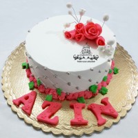 کیک خامه و دکور فوندانت