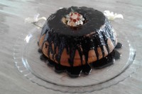 کیک ساده باروکش گاناش شکلاتی