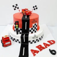 کیک خامه ای با دکور فوندانت