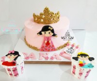 کیک خامه ای با دکور فوندانت