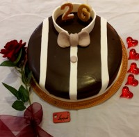 کیک موز با روکش شکلات