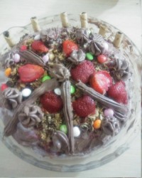 کیک وانیلی با روکش شکلاتی