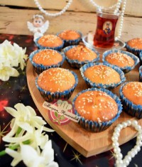 کیک یزدی با چای قند پهلو