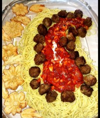ماکارونی با کوفته قلقلی سس قارچ