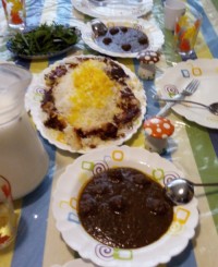 اینم ناهار امروز ما خورش فسنجون با تدیگ مرغ