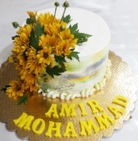 کیک خامه و گل طبیعی