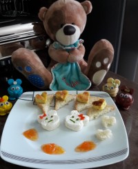 اینم صبحونه بامزه من☺☺☺☺