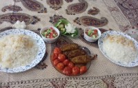 کباب تابه ای گوشت باپلووسالادشیرازی ناهارمن وهمسری