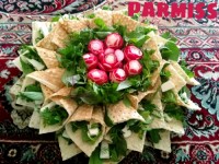 تزئین نون و پنیر و سبزی