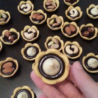 تارت آجیلی شکلاتی