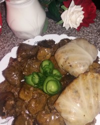 دلمه برگ مو و کلم.شام دلپذیر منو آقام تعریف نباشه خیلی خوشمزه بود