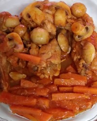 خوراک مرغ وقارچ با هویج فراووون