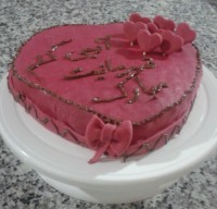 کیک کوییک میکس شکلاتی با روکش فوندانت