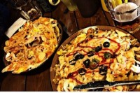 پیتزا و دیگر هیچ