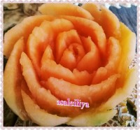 حکاکی روی طالبی با چاقو میوه خوری