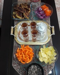 میز دورهمی عصرونه