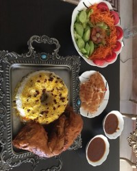 زرشک پلو مرغ سالاد