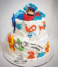 کیک خامه و فوندانت