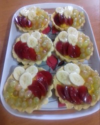 بازم تارت میوه اخه خیلی خوشمزه اس?????